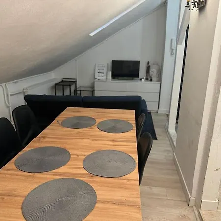 Chillout 4 Bedrooms Apartmán Varšava