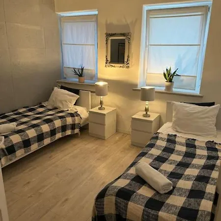 Chillout 4 Bedrooms Apartman Varsó
